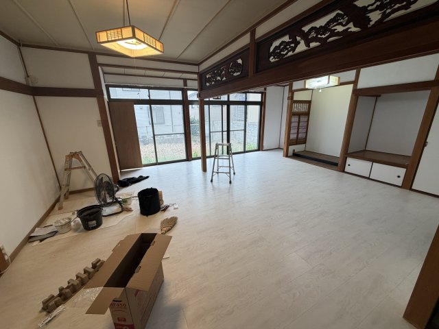 東神吉町貸家の居間・リビング