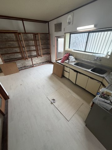 東神吉町貸家のロビー