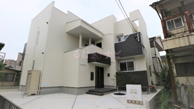 福岡市南区横手２丁目のアパートのエントランス