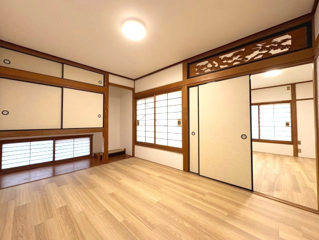 喜多町戸建の洋室