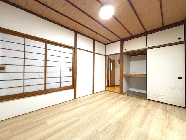 喜多町戸建の居間・リビング