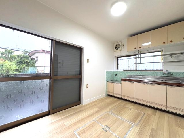 喜多町戸建の居間・リビング