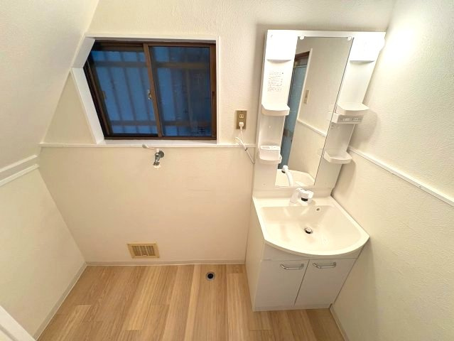 喜多町戸建の洗面所