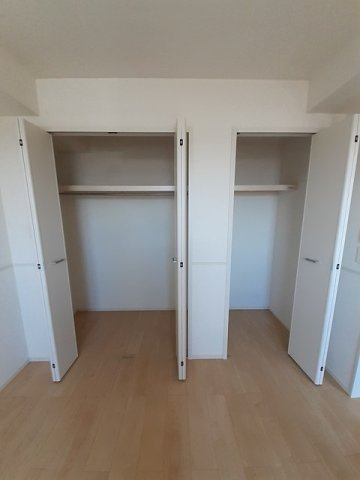 フェリチタ　ナギの木の収納