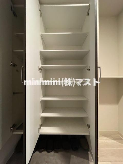 SUNREGIS　NAMBAの収納