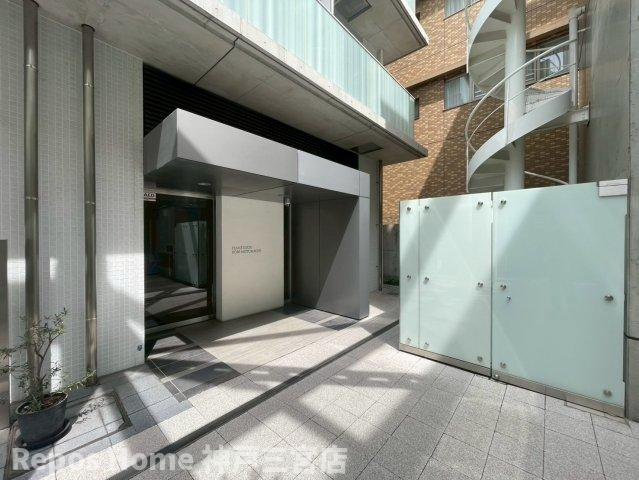 プラネソシエ神戸元町のエントランス