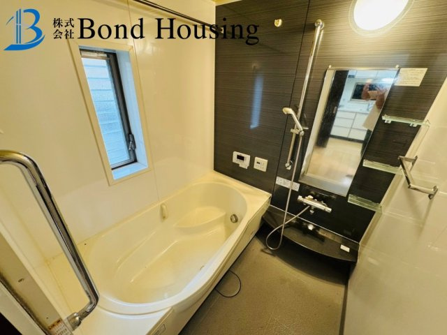 駐車並列2台　土山駅徒歩18分　魚住町清水　中古戸建の浴室