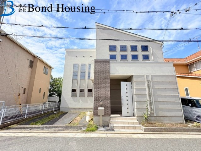 駐車並列2台　土山駅徒歩18分　魚住町清水　中古戸建