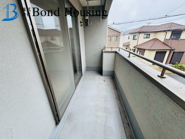 駐車並列2台　土山駅徒歩18分　魚住町清水　中古戸建のバルコニー