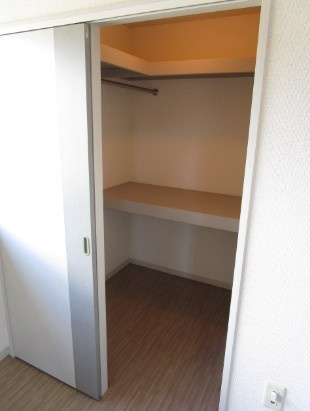 町田市鶴川２丁目のアパートの収納