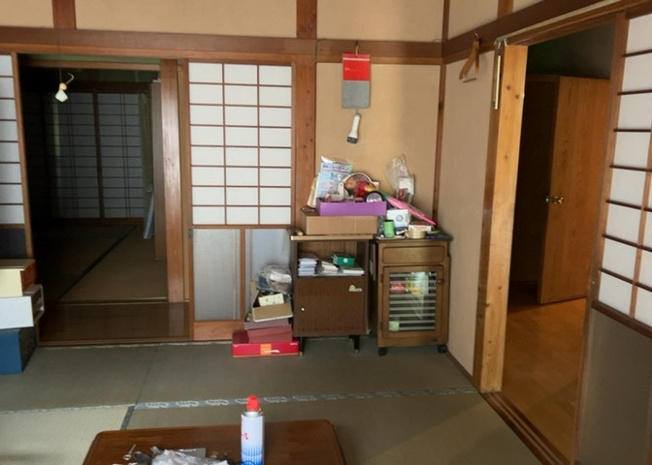 【子供部屋】 | お子様の成長に合わせて使える明るい洋室です。勉強机やベッドを配置してもゆとりがある広さを確保しております。クローゼット付きで玩具や衣類の整理がしやすく、自分で片付ける習慣も身につきます。