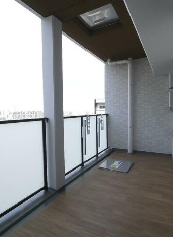 新宿区西新宿８丁目の賃貸マンションのバルコニー