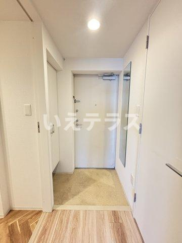 セレニテ神戸元町プリエの玄関