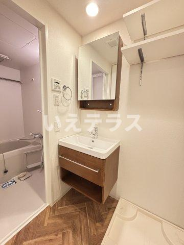 セレニテ神戸元町プリエの洗面所