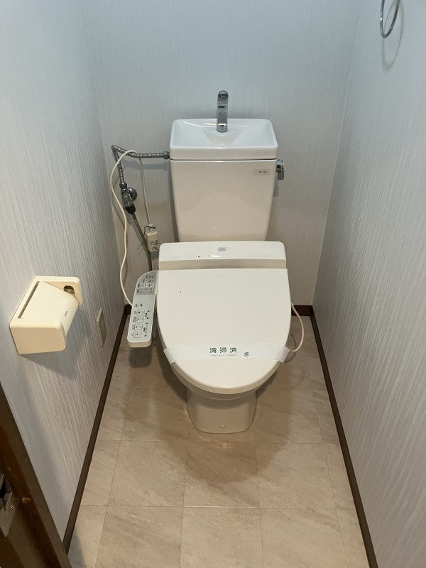 ガーデンスクエアのトイレ|落ち着いた色調のトイレです