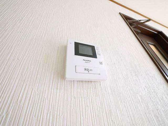 荒井スカイヴィレッジのセキュリティ|お顔が見えるモニター付きインターホンもございます。
