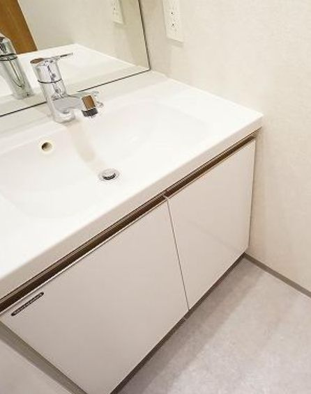 リテラス南千住サウスの洗面所|ゆったりとスペースのある洗面所