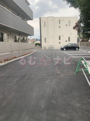 福岡市南区弥永１丁目のアパートの駐車場