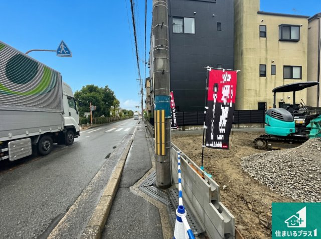 豊中市上津島　第1期　新築一戸建ての前面道路含む現地写真|周辺は落ち着いた街並みの住宅地！子育てがしやすい住環境です！まだ未完成ですが、現地でしかわからない事もございます。是非一度ご覧ください。
