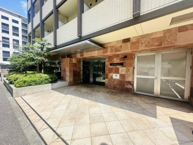 コンフォリア両国ＤＥＵＸのエントランス