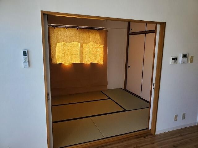 メゾン・ド・アイ弐番館の和室