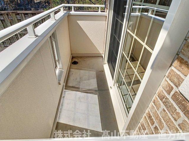 直方市知古３丁目のアパートのバルコニー