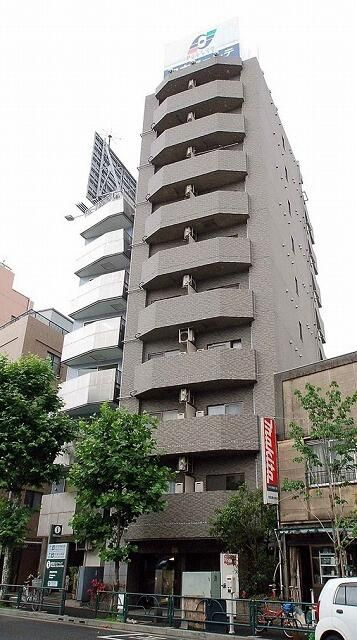 クレアシオン早稲田の外観
