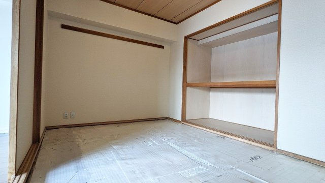 パークハイム宝塚清荒神の洋室
