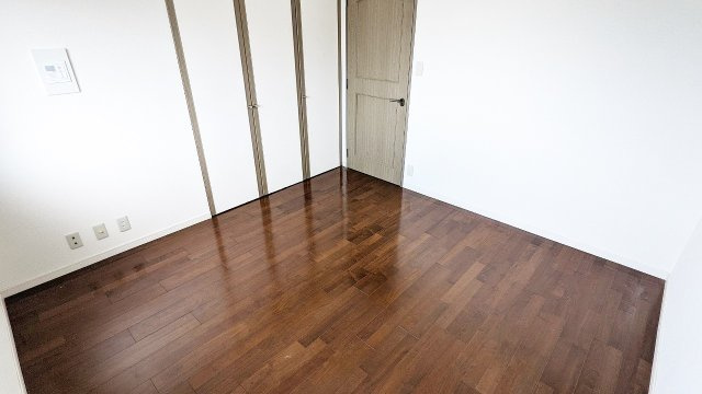 パークハイム宝塚清荒神の洋室