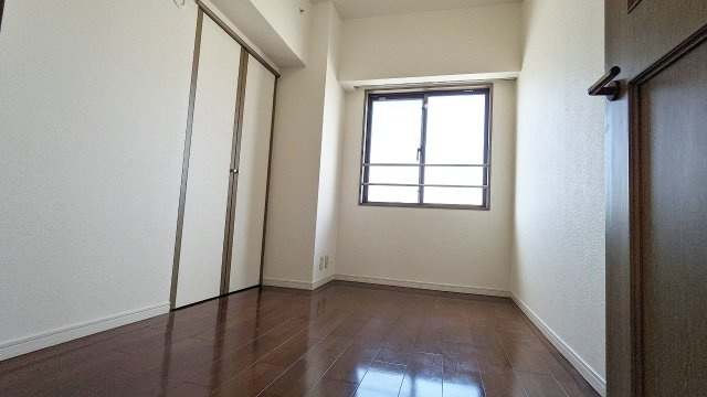 パークハイム宝塚清荒神の洋室