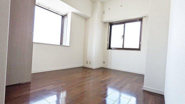 パークハイム宝塚清荒神の洋室