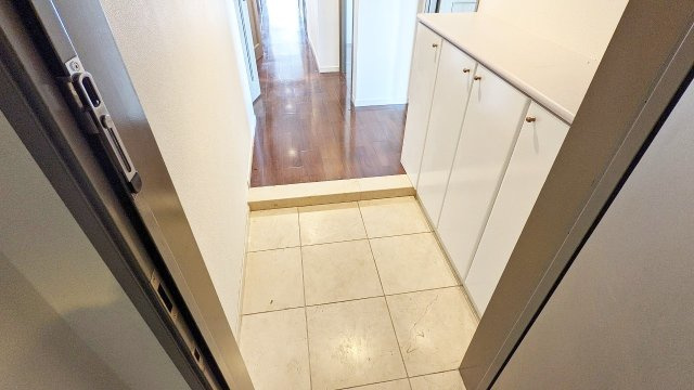 パークハイム宝塚清荒神の玄関