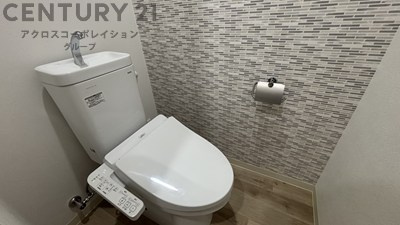 温水洗浄便座付きのトイレです♪