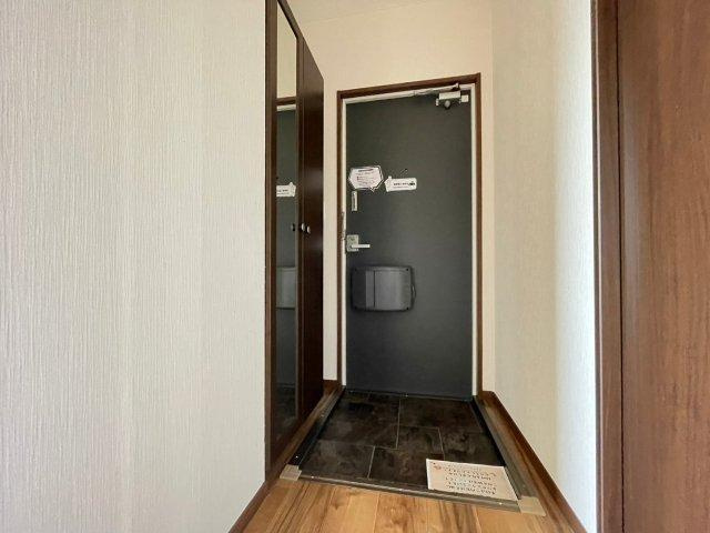 ハイツサンライフA棟の玄関