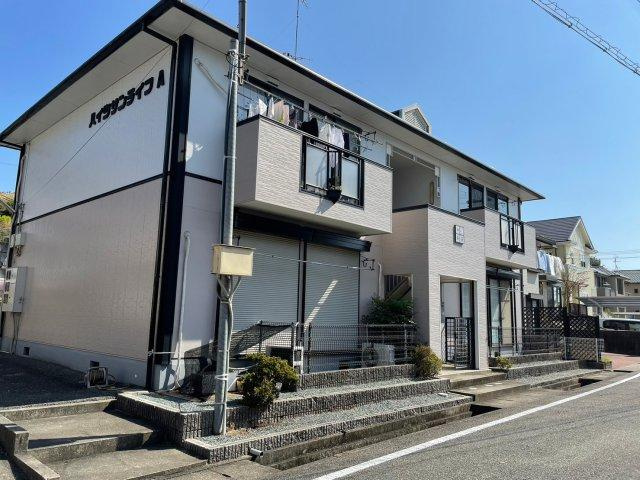 ハイツサンライフA棟のエントランス
