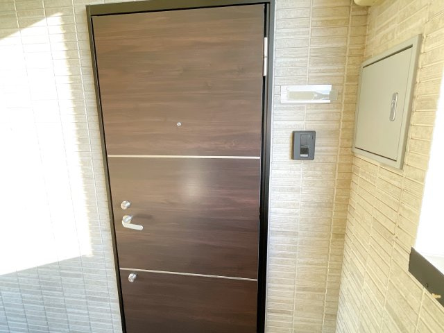 セントラル更生の玄関