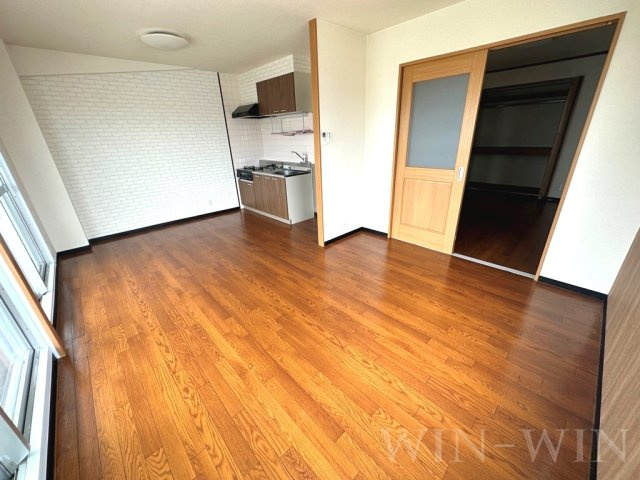 TENOHA TOYOHASHIの居間・リビング|イメージ（同建物内別部屋の写真です）