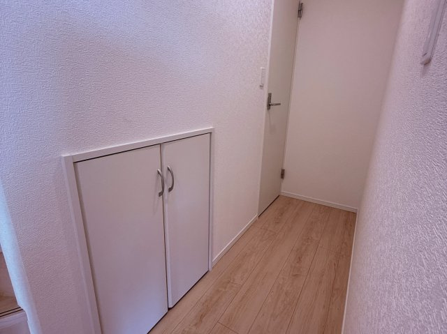 クレイドルガーデン読谷村大木　第４・３号棟のその他|あると便利な階段下収納も設置◎