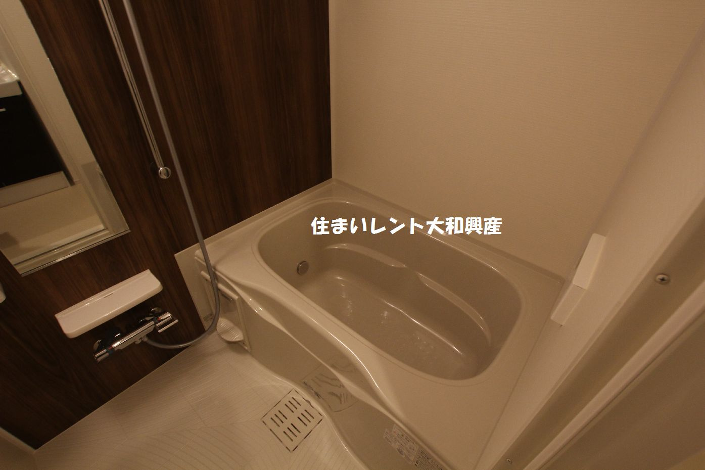 クリスタルメゾンしらかばの浴室