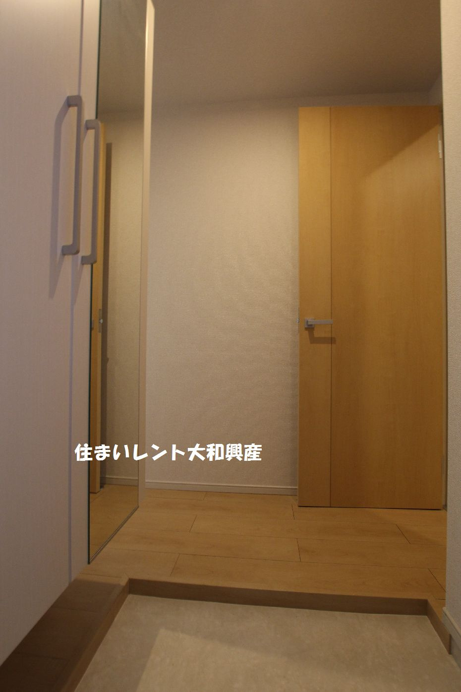 クリスタルメゾンしらかばの玄関