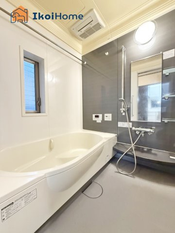 明石市魚住町清水　中古戸建の浴室|●年中無休：当日予約可●ゆったりとご入浴頂ける約1坪タイプの浴室です。