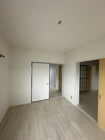 サンライズ須賀の内装