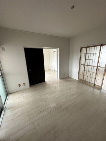サンライズ須賀の内装