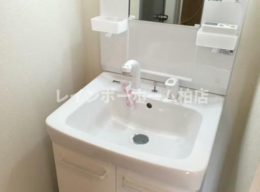 特典：仲介手数料が無料です!!の洗面所|コンパクトで使いやすい洗面所