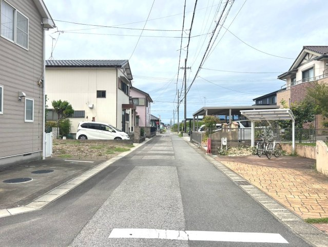 ファーストタウン　江南市第1安良町八王子　全1区画分譲の前面道路含む現地写真|「現地（202●年●月●日）撮影」　
■前面道路　
■ヤマダ不動産　株式会社リライフ
