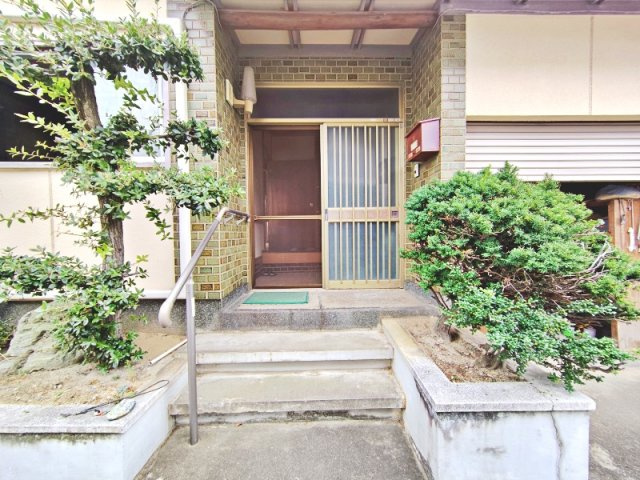 中古戸建　海南市鳥居の玄関