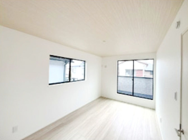 【洋室】 | 富士見市大字水子　新築一戸建住宅　限定1棟（ふじみ野店） | 施工会社過去施工例：木の雰囲気があたたかい洋室。全居室2面採光＆クローゼット完備。
