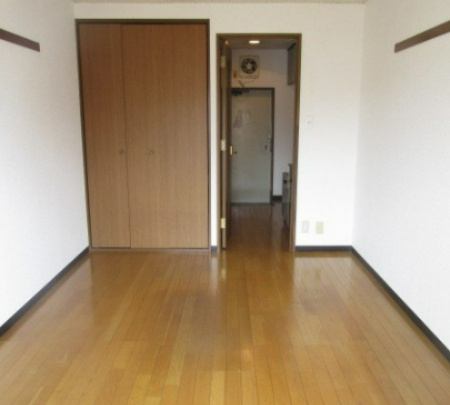 町田市三輪町のアパートの内装
