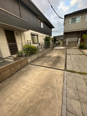 La fleurの駐車場