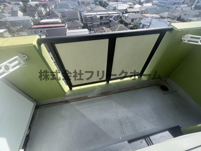 三鷹市下連雀３丁目の賃貸マンションのバルコニー